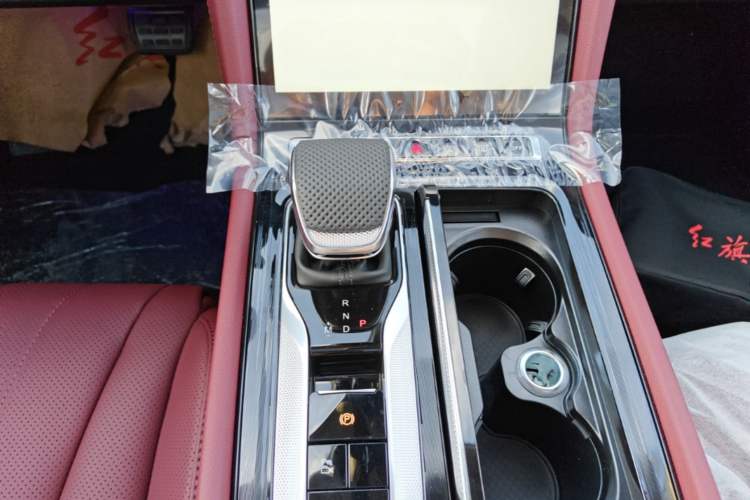 Used Hongqi H5 2025 2.0T Automatic Flag Edition – 500 000 Units Commemorative Version Gear Lever