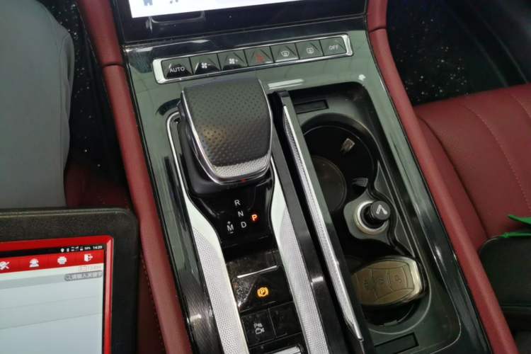Used Hongqi H5 2025 2.0T Automatic Flag Edition – 500 000 Units Commemorative Version Gear Lever