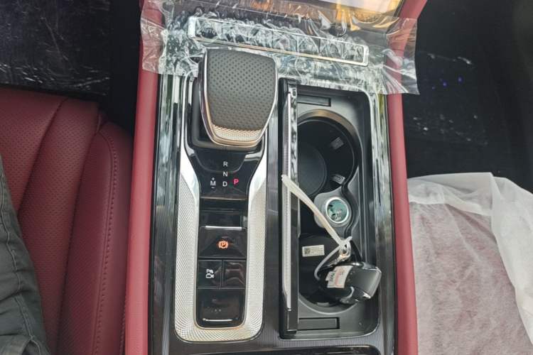Used Hongqi H5 2025 1.5T DCT Qiyun 500 000th Unit Commemorative Edition Gear Lever
