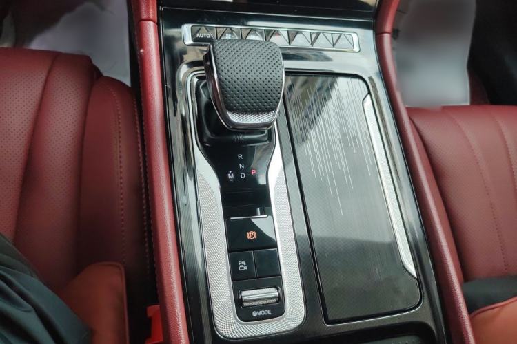 Used Hongqi H5 2025 2.0T Automatic Flag Edition – 500 000 Units Commemorative Version Gear Lever