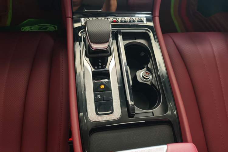 Used Hongqi H5 2025 1.5T DCT Qiyun 500 000th Unit Commemorative Edition Gear Lever
