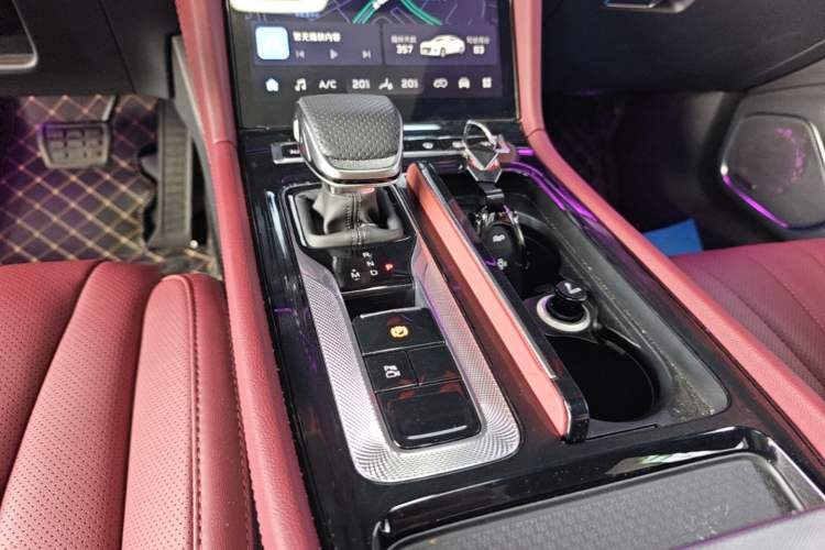 Used Hongqi H5 2025 1.5T DCT Xuan Ying Edition Gear Lever