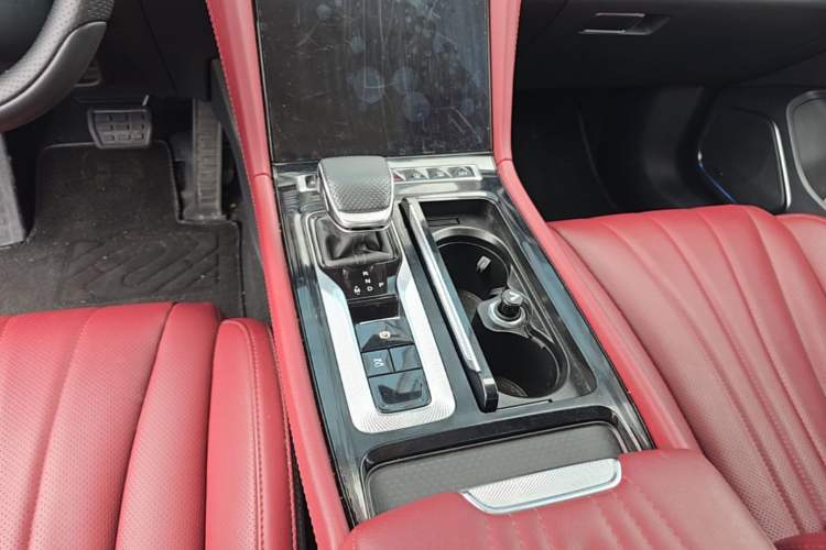 Used Hongqi H5 2025 1.5T DCT Xuan Ying Edition Gear Lever