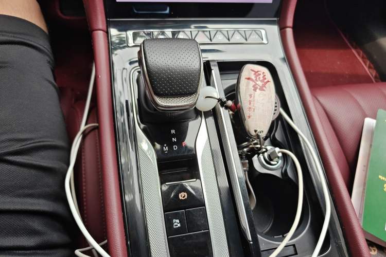 Used Hongqi H5 2025 1.5T DCT Qiyun 500 000th Unit Commemorative Edition Gear Lever
