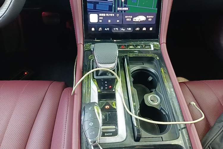 Used Hongqi H5 2025 2.0T Automatic Xuan Ying Edition Gear Lever