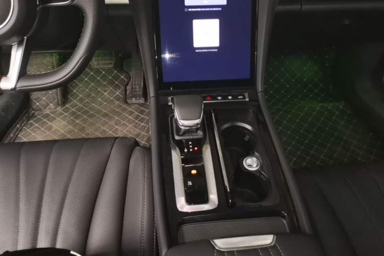 Used Hongqi H5 2025 1.5T DCT Xuan Ying Edition Gear Lever