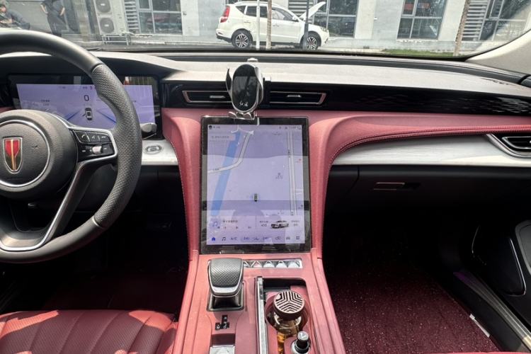 Used Hongqi H5 2025 2.0T Automatic Flag Edition – 500 000 Units Commemorative Version Gear Lever
