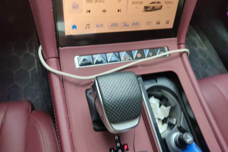 Used Hongqi H5 2025 1.5T DCT Qiyun 500 000th Unit Commemorative Edition Gear Lever