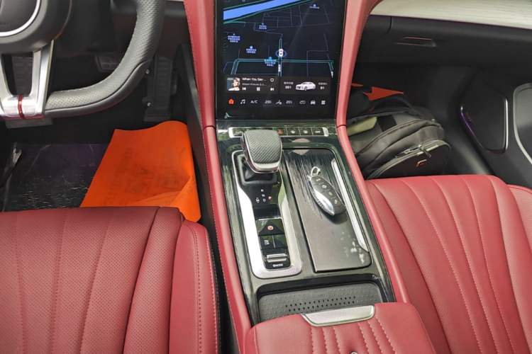 Used Hongqi H5 2025 2.0T Automatic Xuan Ying Edition Gear Lever