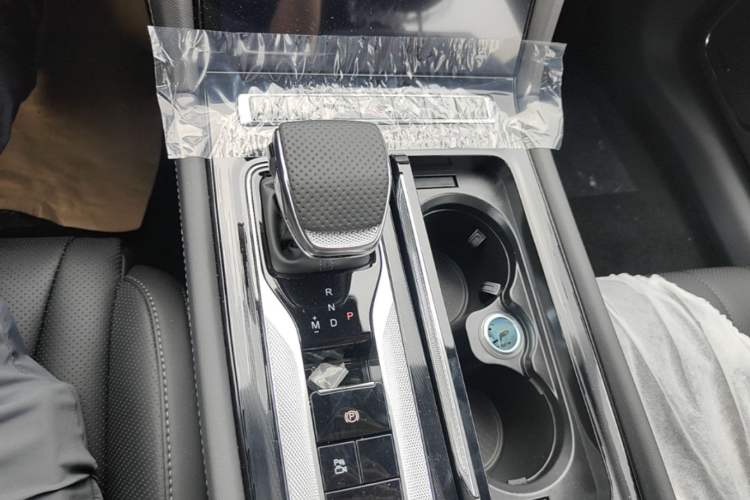 Used Hongqi H5 2025 1.5T DCT Xuan Ying Edition Gear Lever