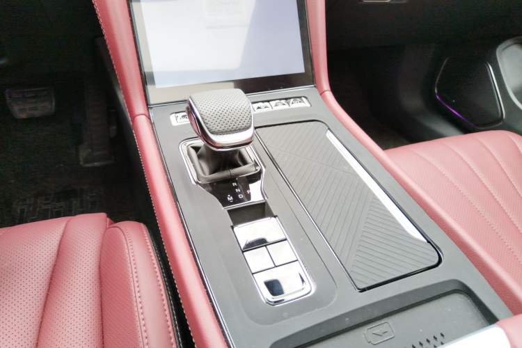 Used Hongqi H5 2025 1.5T DCT Qiyun 500 000th Unit Commemorative Edition Gear Lever