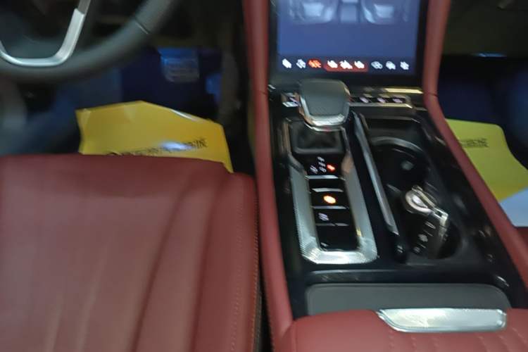 Used Hongqi H5 2025 1.5T DCT Qiyun 500 000th Unit Commemorative Edition Gear Lever