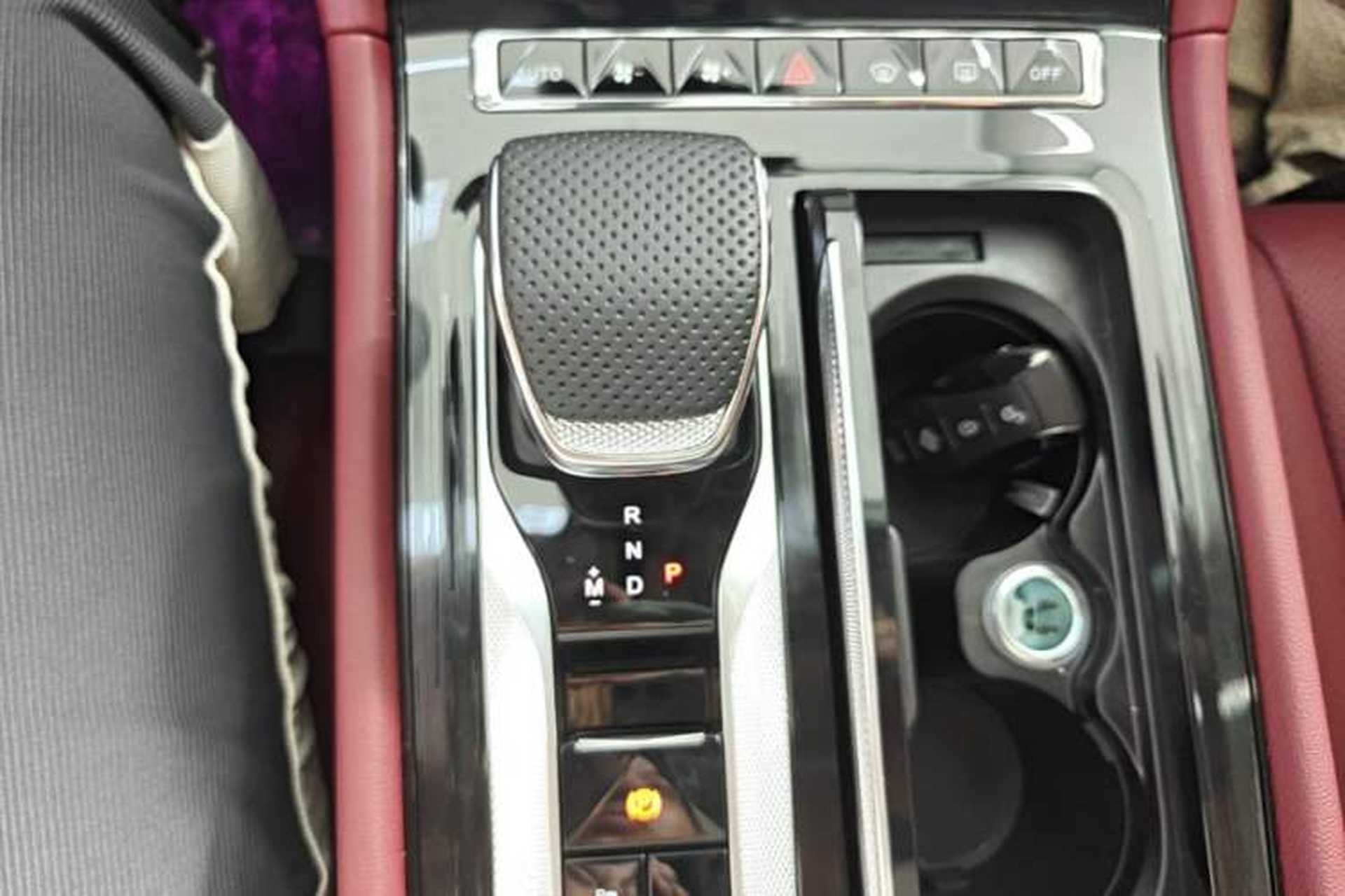 Used Hongqi H5 2025 1.5T DCT Xuan Ying Edition Gear Lever