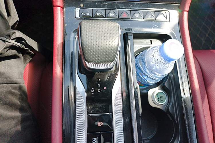 Used Hongqi H5 2025 1.5T DCT Qiyun 500 000th Unit Commemorative Edition Gear Lever