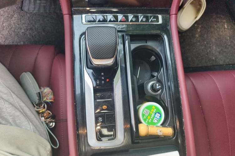 Used Hongqi H5 2025 1.5T DCT Qiyun 500 000th Unit Commemorative Edition Gear Lever