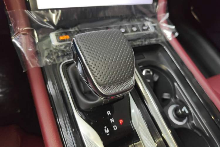 Used Hongqi H5 2025 2.0T Automatic Flagship 500 000th Unit Anniversary Edition Gear Lever