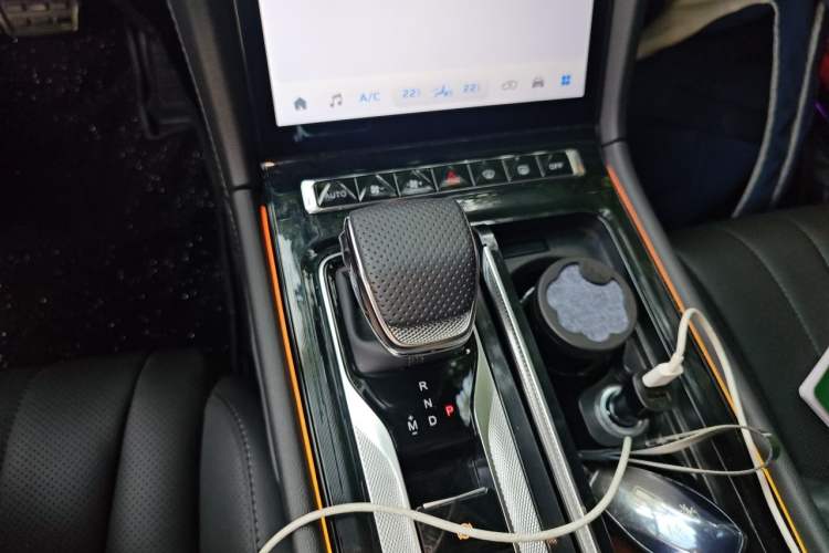 Used Hongqi H5 2025 1.5T DCT Qiyun 500 000th Unit Commemorative Edition Gear Lever