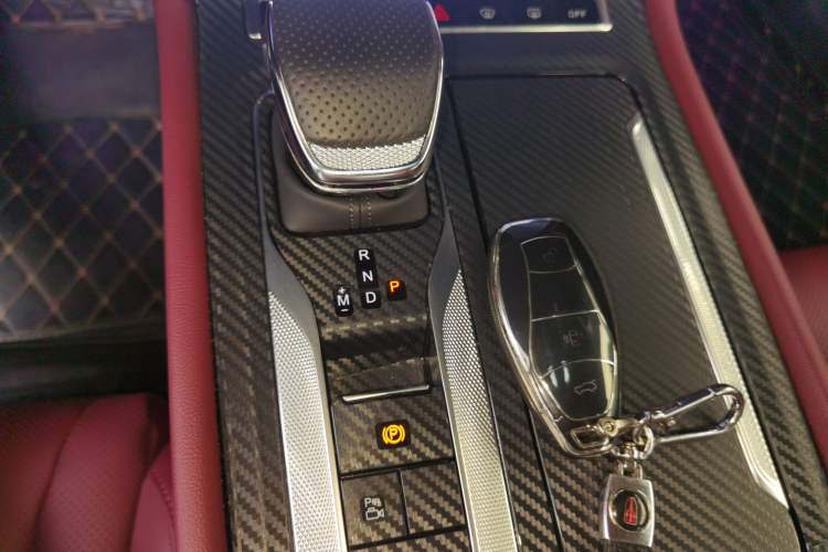 Used Hongqi H5 2025 2.0T Automatic Flag Edition – 500 000 Units Commemorative Version Gear Lever