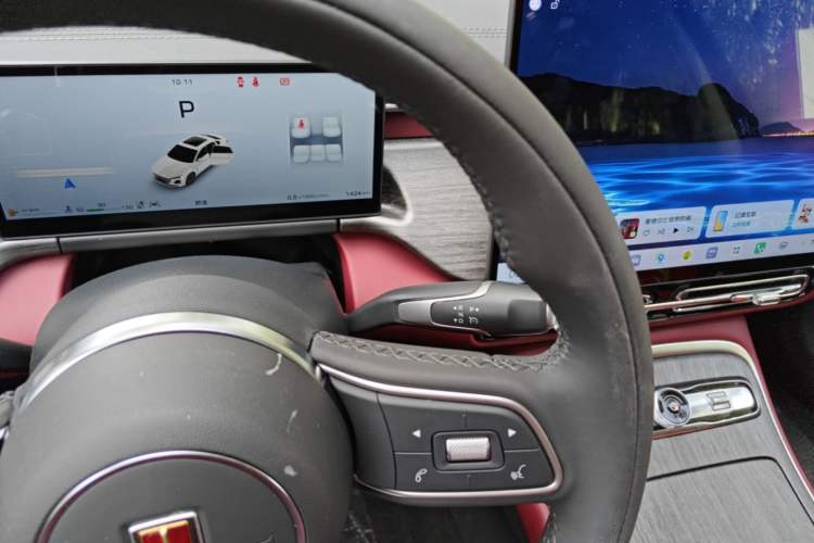 Used Hongqi H5 2025 2.0T Automatic Flag Edition – 500 000 Units Commemorative Version Gear Lever