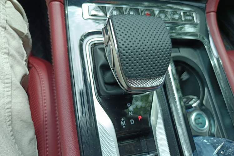 Used Hongqi H5 2025 1.5T DCT Qiyun 500 000th Unit Commemorative Edition Gear Lever