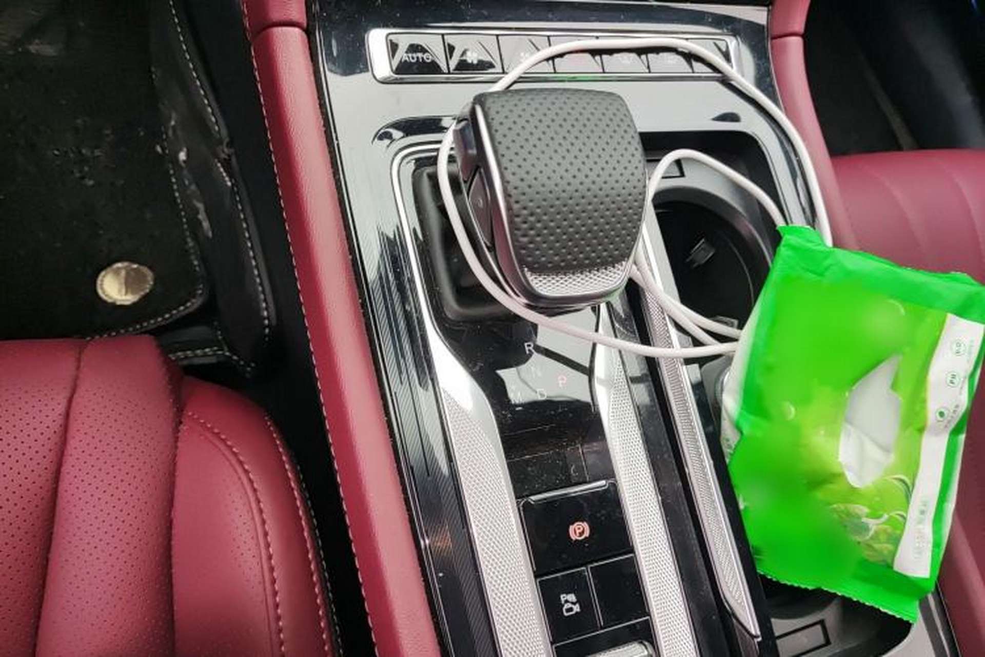Used Hongqi H5 2025 2.0T Automatic Xuan Ying Edition Gear Lever