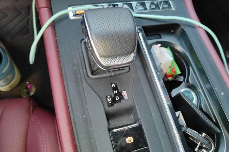 Used Hongqi H5 2025 1.5T DCT Qiyun 500 000th Unit Commemorative Edition Gear Lever