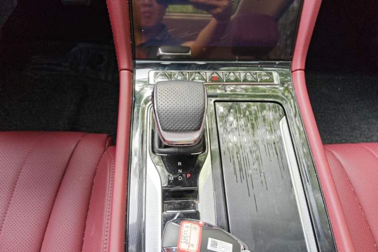 Used Hongqi H5 2025 1.5T DCT Qiyun 500 000th Unit Commemorative Edition Gear Lever