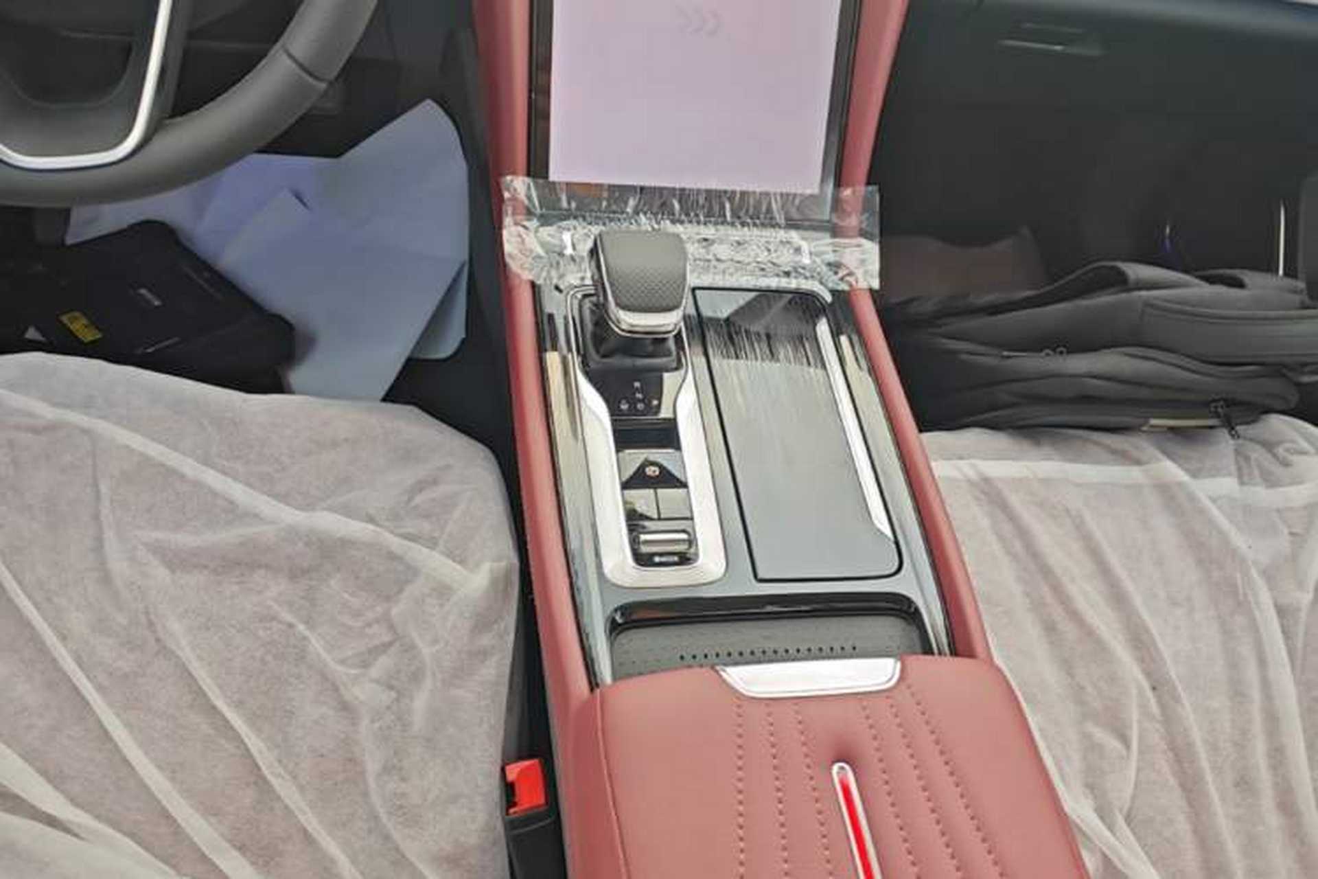 Used Hongqi H5 2025 2.0T Automatic Flag Edition – 500 000 Units Commemorative Version Gear Lever
