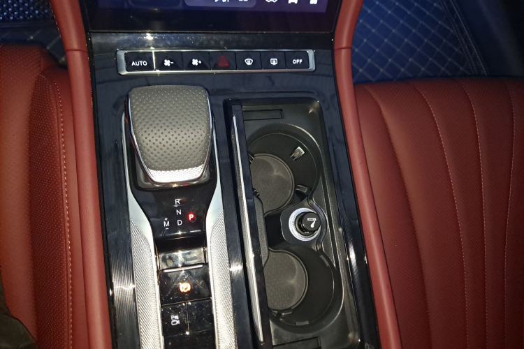 Used Hongqi H5 2025 1.5T DCT Qiyun 500 000th Unit Commemorative Edition Gear Lever