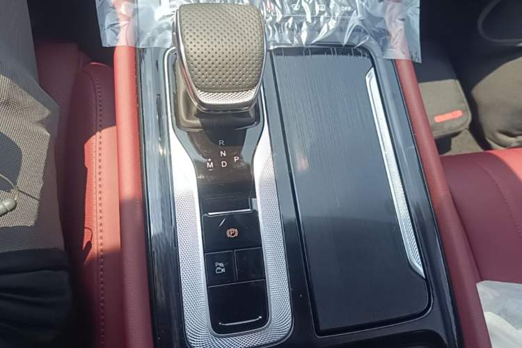Used Hongqi H5 2025 1.5T DCT Qiyun 500 000th Unit Commemorative Edition Gear Lever