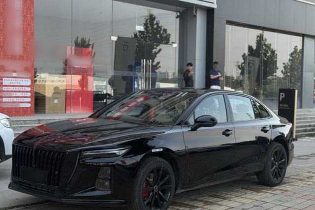 Used Hongqi H5 2025 Model 2.0T Automatic Xuan Ying 2 Million Units Commemorative Edition