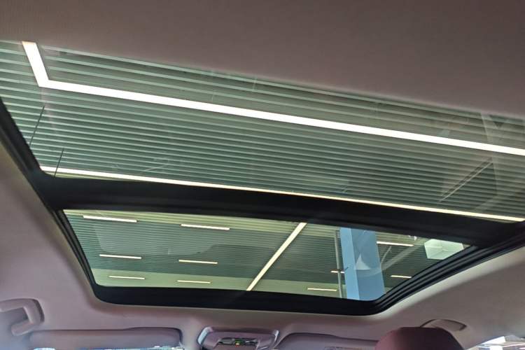 Used Hongqi H5 2025 1.5T DCT Xuan Ying Edition Headliner