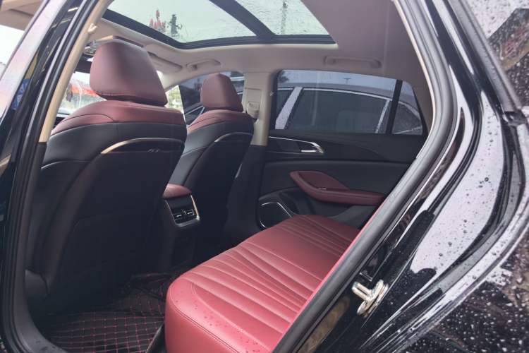 Used Hongqi H5 2025 Model 1.5T DCT Xuan Ying 2 Million Units Commemorative Edition Headliner