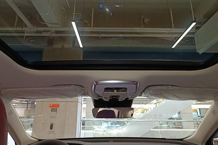 Used Hongqi H5 2025 2.0T Automatic Flag Edition – 500 000 Units Commemorative Version Headliner