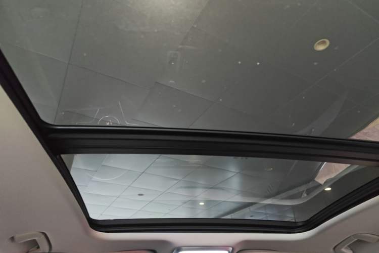 Used Hongqi H5 2025 2.0T Automatic Flagship 500 000th Unit Anniversary Edition Headliner