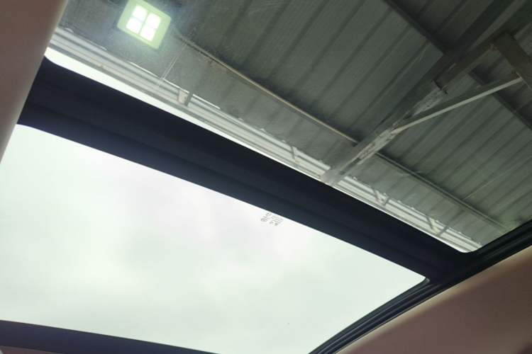 Used Hongqi H5 2025 2.0T Automatic Flag Edition – 500 000 Units Commemorative Version Headliner