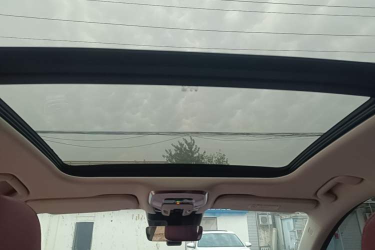 Used Hongqi H5 2025 2.0T Automatic Flag Edition – 500 000 Units Commemorative Version Headliner