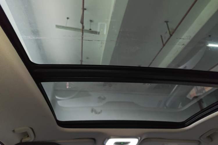 Used Hongqi H5 2025 2.0T Automatic Flag Edition – 500 000 Units Commemorative Version Headliner