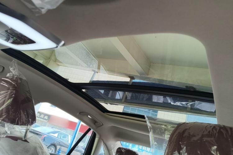 Used Hongqi H5 2025 2.0T Automatic Flag Edition – 500 000 Units Commemorative Version Headliner