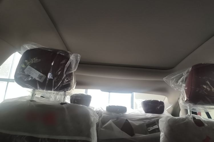 Used Hongqi H5 2025 2.0T Automatic Flag Edition – 500 000 Units Commemorative Version Headliner