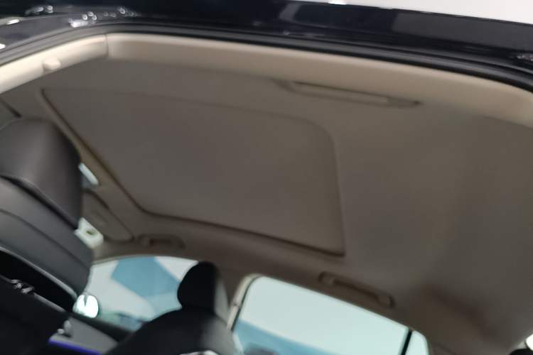 Used Hongqi H5 2025 2.0T Automatic Flag Edition – 500 000 Units Commemorative Version Headliner