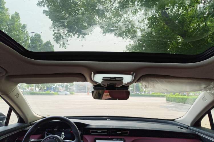 Used Hongqi H5 2025 1.5T DCT Qiyun 500 000th Unit Commemorative Edition Headliner