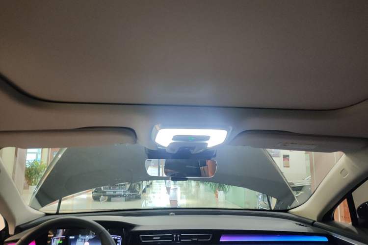 Used Hongqi H5 2025 1.5T DCT Qiyun 500 000th Unit Commemorative Edition Headliner