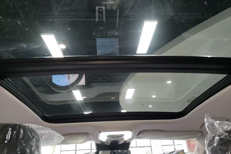Used Hongqi H5 2025 2.0T Automatic Flag Edition – 500 000 Units Commemorative Version Headliner
