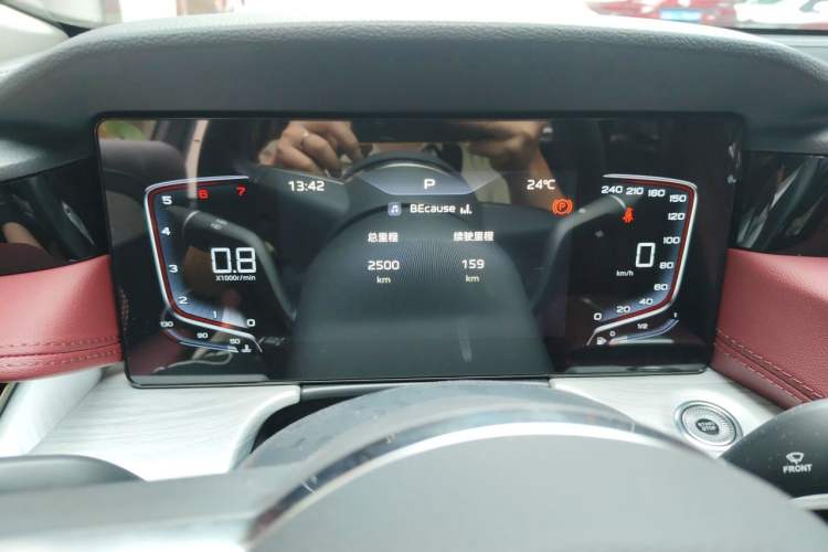 Used Hongqi H5 2025 1.5T DCT Qiyun 500 000th Unit Commemorative Edition Instrument Cluster
