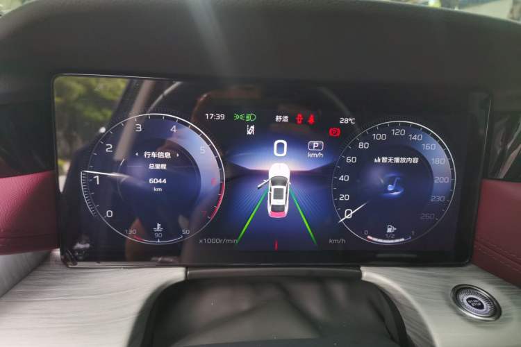 Used Hongqi H5 2025 2.0T Automatic Flag Edition – 500 000 Units Commemorative Version Instrument Cluster