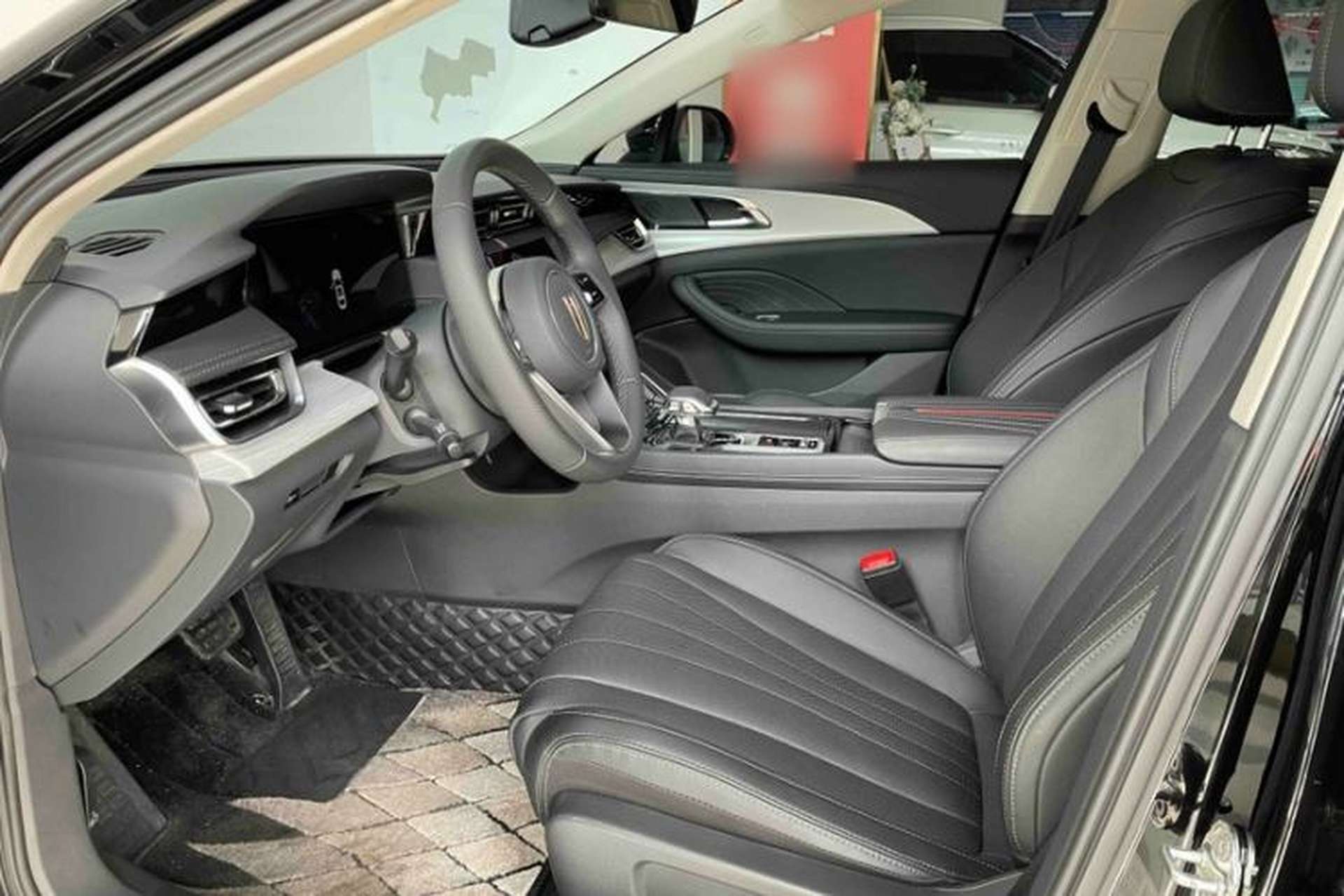 Used Hongqi H5 2025 2.0T Automatic Flag Edition – 500 000 Units Commemorative Version Interior 1