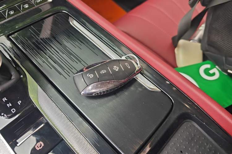 Used Hongqi H5 2025 2.0T Automatic Xuan Ying Edition Interior 1