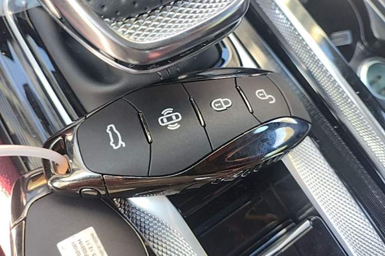 Used Hongqi H5 2025 2.0T Automatic Xuan Ying Edition Interior 1
