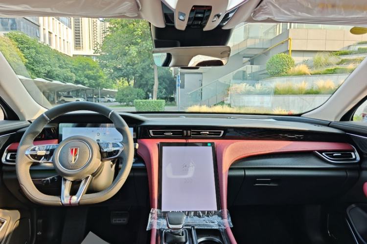 Used Hongqi H5 2025 Model 2.0T Automatic Xuan Ying 2 Million Units Commemorative Edition Interior 1
